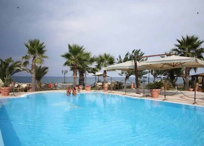 מלון Palazzo Foti 4*